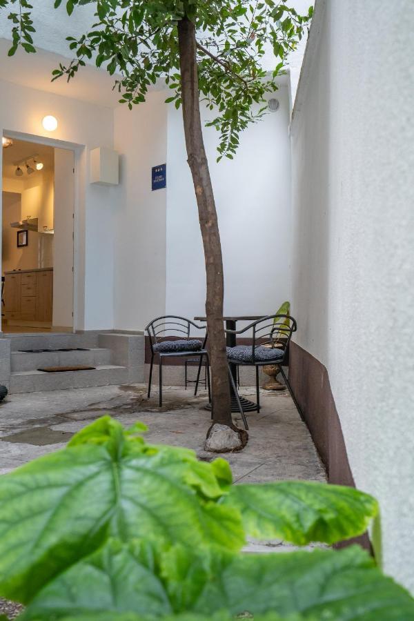 Vincent Studio Apartment Rijeka Bagian luar foto