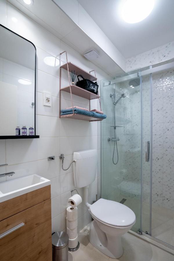 Vincent Studio Apartment Rijeka Bagian luar foto